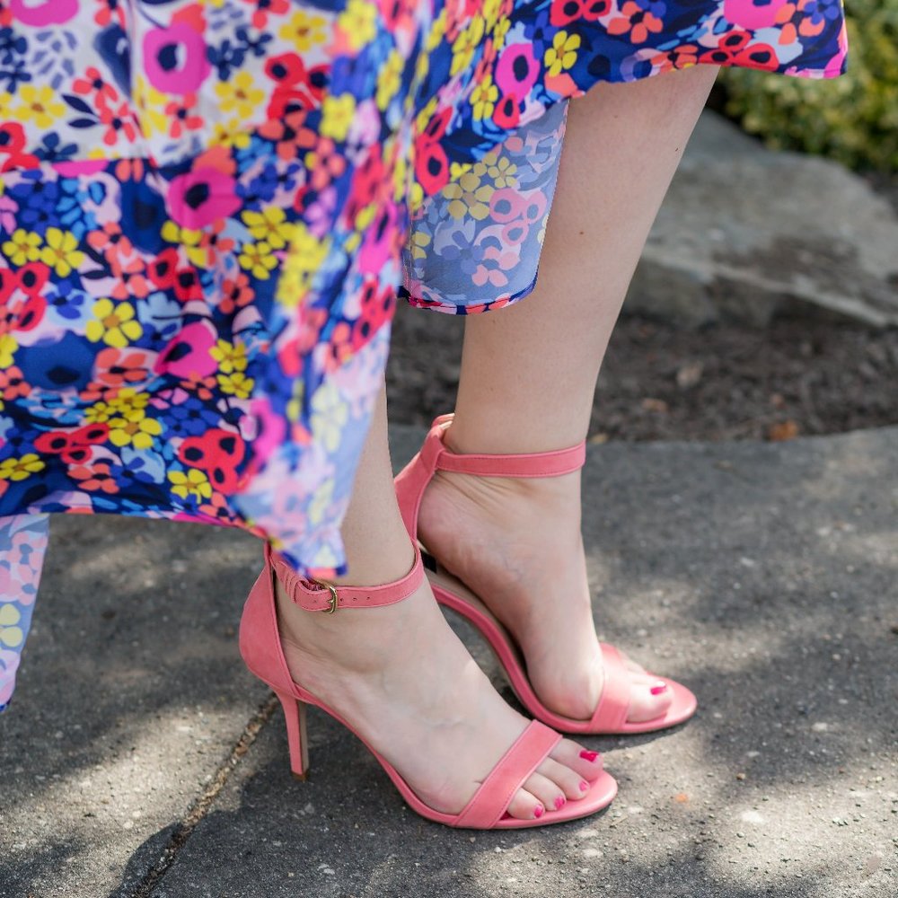 ⬇️ WHBM Two-Piece Suede Heels in Peach Pink Sz 9.5